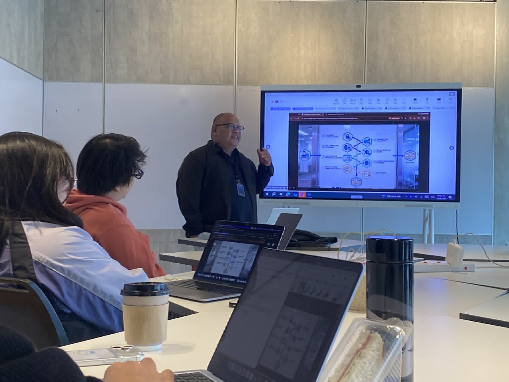 Ferdie Nervida facilitating a blockchain investigations training discussion with Maya PH participants
